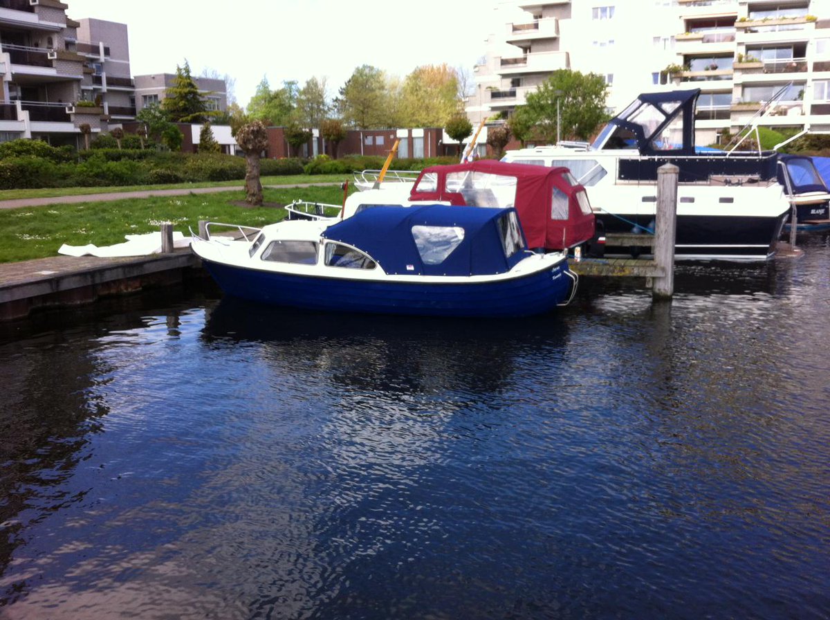 ZeilmakerijGrou's tweet photo. Weer een paar leuke projecten afgeleverd voor @DZeilmakerij in #zaandam http://t.co/udzMzaM9pE