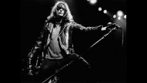 Happy birthday JOEY RAMONE (1951 - 2001) gone, but not forgotten! 