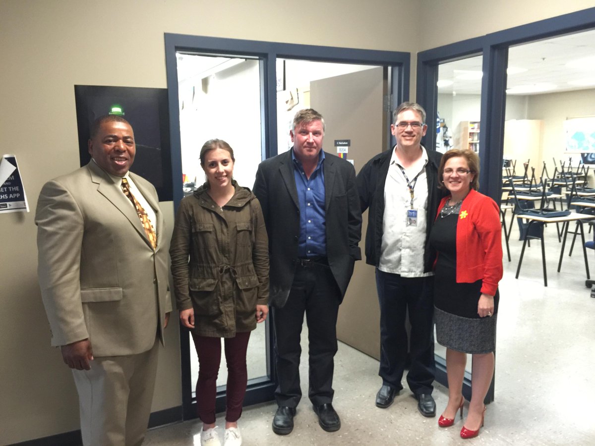 AStephenGough's tweet photo. Great visit to @LockviewHS with the Hon. @LenaDiabMLA http://t.co/N8SXhgF5bR