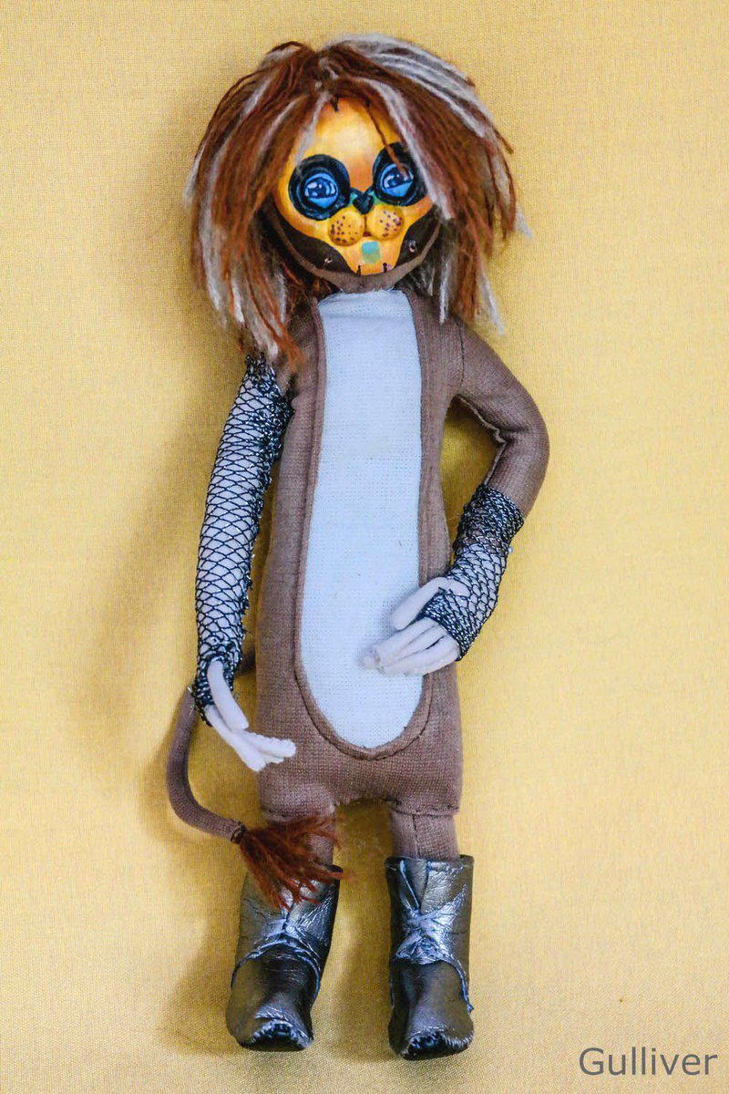 dashkentus13's tweet photo. Don't just film me! Help me! #BirthdayArtClub #luxurycomedy @noelfielding11 http://t.co/PGLLcbkZU4