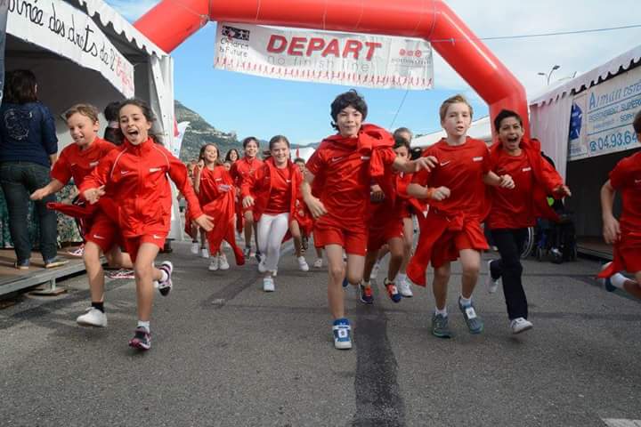 eddygaugey's tweet photo. ALLEZ #PARIS! Inscrivez vous @Nofinishline75 pour que tout enfant ait le Droit au bonheur et à la santé #nofinishline http://t.co/Q1JKffj1R0