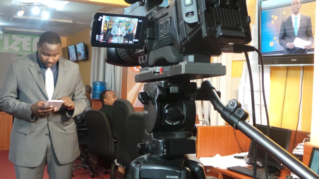 WillisRaburu's tweet photo. On set ready to bring u Social media trends this week on #TheBigQuestion on @citizentvkenya with @HusseinMohamedg http://t.co/TWezCZ5kOK