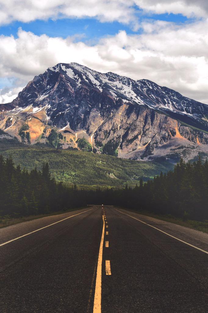 westward_adv's tweet photo. I'm always down for a road trip. http://t.co/U8sSjlSmnP