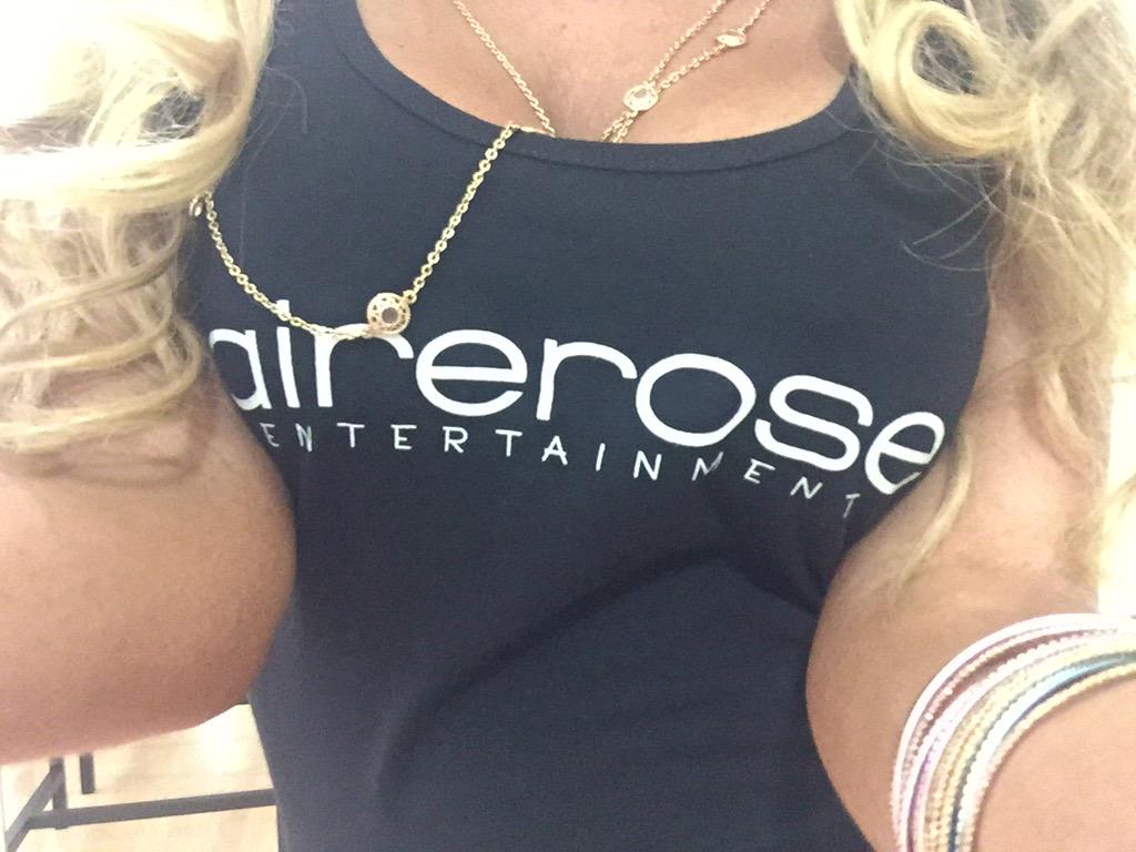 TashaReign's tweet photo. Thank you @airerose @pureplaymedia and @DreamZoneXXX for having me at the office today 💞💞💞 and for the #swag RT http://t.co/99Flahulso