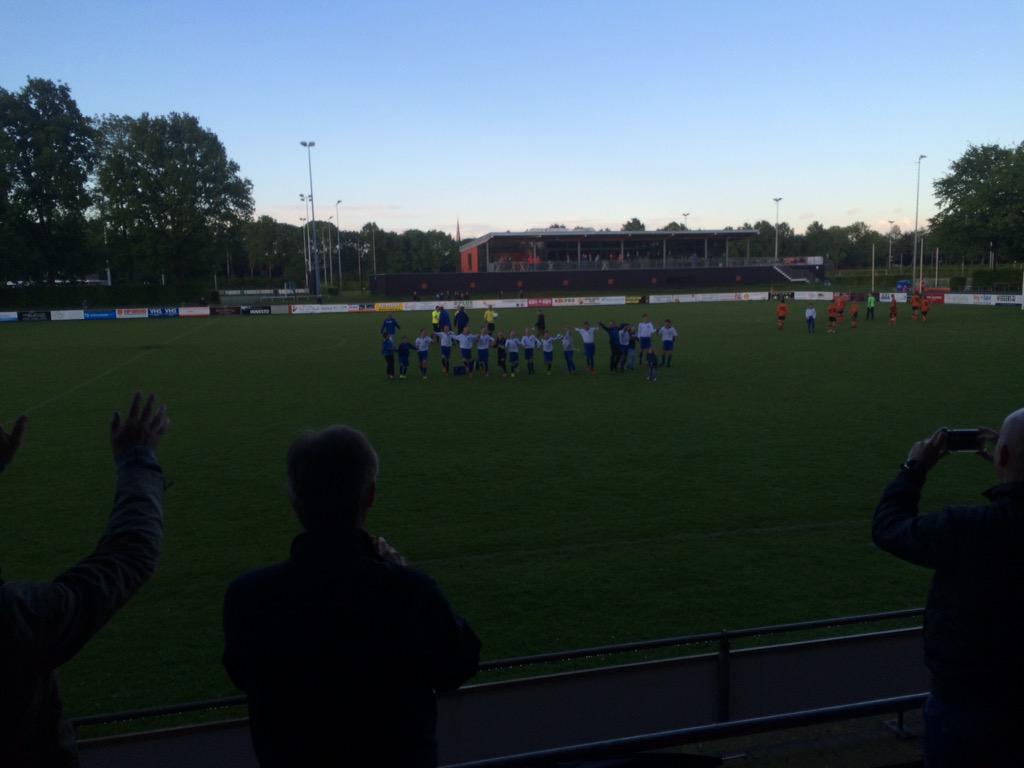 SVDeurne's tweet photo. D1 wint met 3-0 van Laar en blijft in de hoofdklasse!! Proficiat jongens! http://t.co/x3rRJ6RCWN