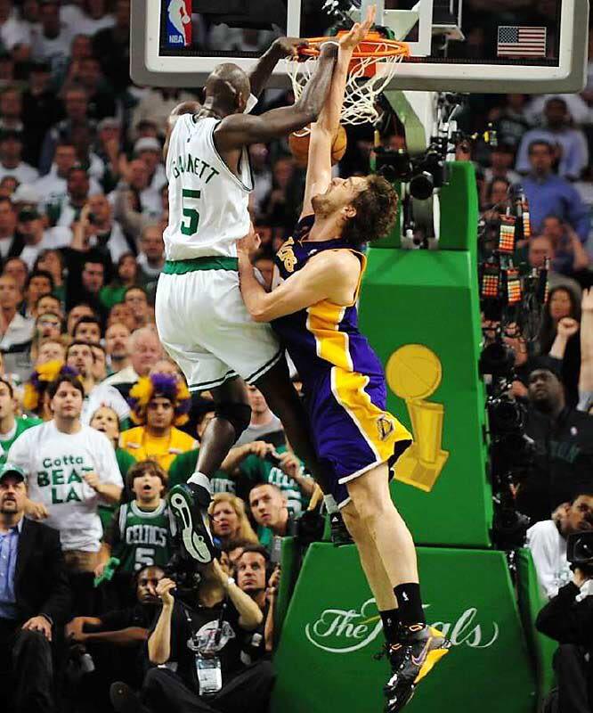 Happy birthday to my favorite player of all time Kevin Garnett! 