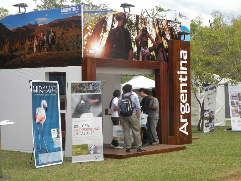 mperezmarquez's tweet image. @DesTurArg @ParquesOficial @AvesArgentinas en #profode Iberá promocionando la #observaciondeaves junto a @minturprom