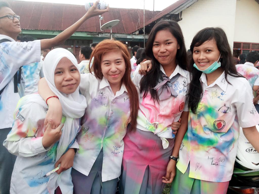 anandaputr25's tweet photo. See You Again Guys 🙇💋✋ @JennieAngelinaa @Maharanii @ginaanggraeeni http://t.co/ppdipyyb25