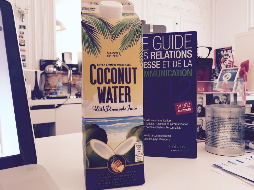 PapaManBlog's tweet image. Récupération post session Crossfit avec Coconut Water avec jus d'ananas par @Mars&amp;amp;spencer