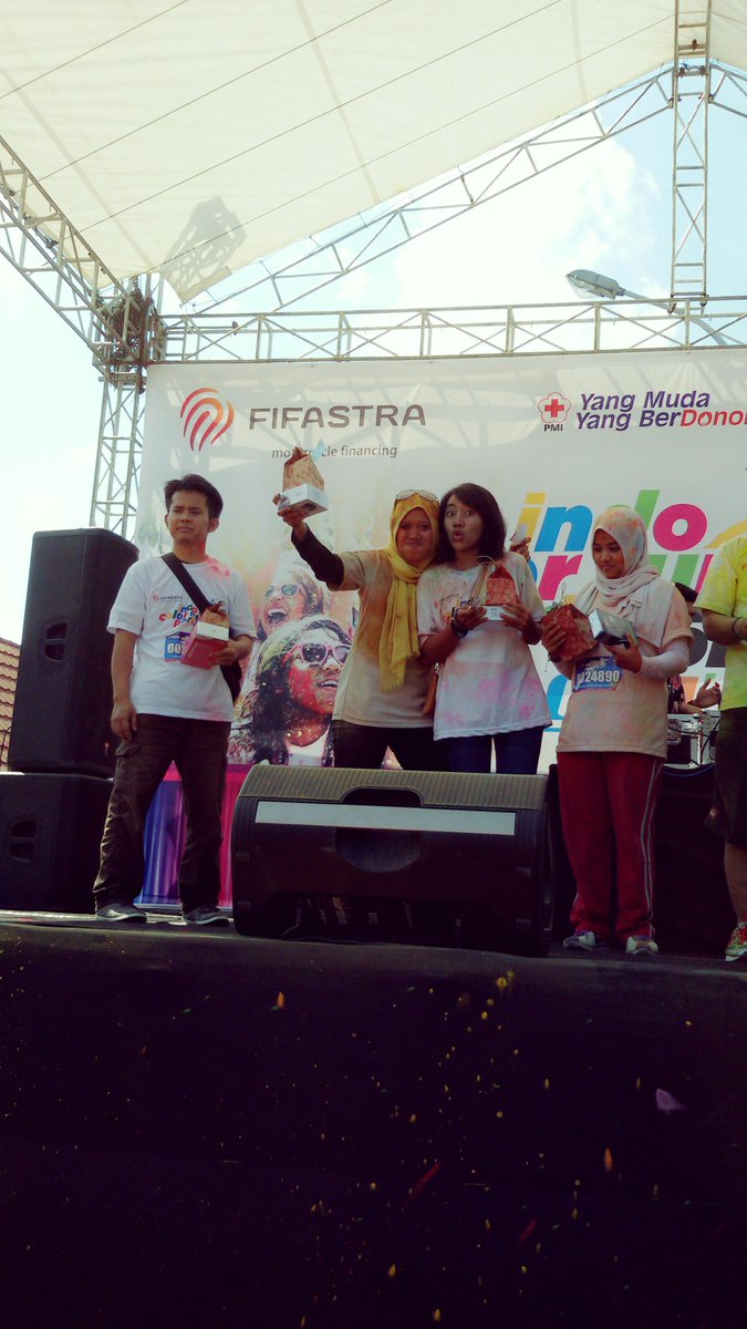 NurA_Hi's tweet photo. thanks @IndoColorRun,... :) http://t.co/0lRffZSya0