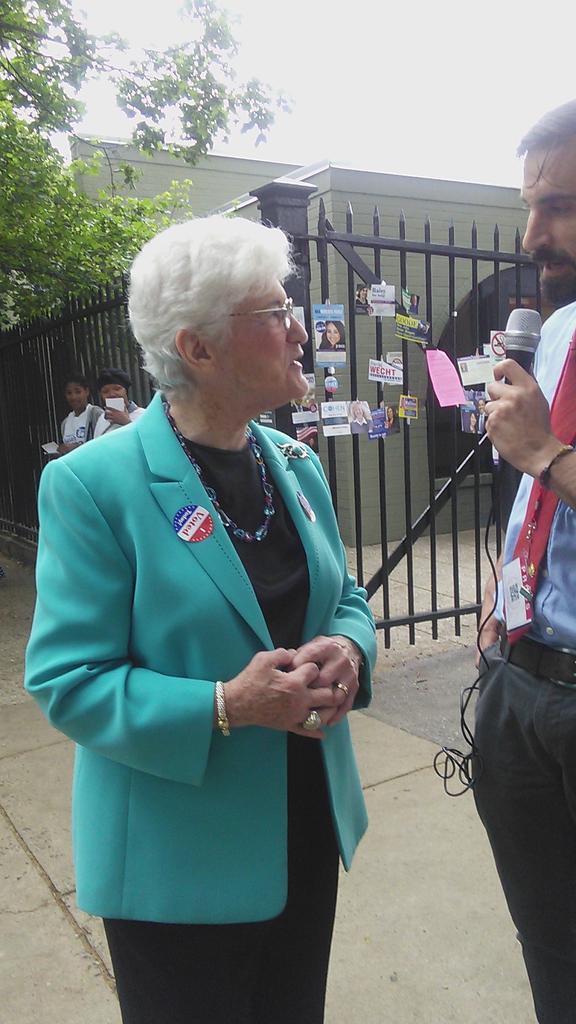DeclarationPHL's tweet photo. Spoke with @LynneForMayor who encouraged people to ignore polls and get out to vote - now staking out the 4th St Deli http://t.co/wqamiLqqws