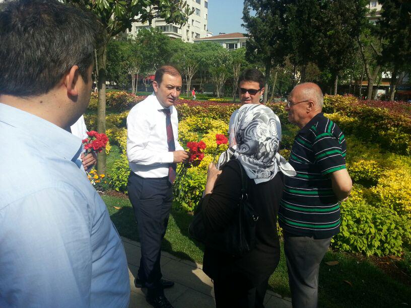akkadikoy's tweet photo. 1.Bölge Mv.Ad. @yildirimhursit
Gülbahçe parkında değerli halkımızın güleryüzlü teveccühü ile güzel diyaloglar yaşadı. http://t.co/8GEFLlHZ8Q