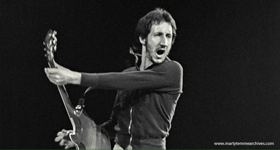 Happy birthday to Pete Townshend, Joey Ramone & Phil Rudd! 