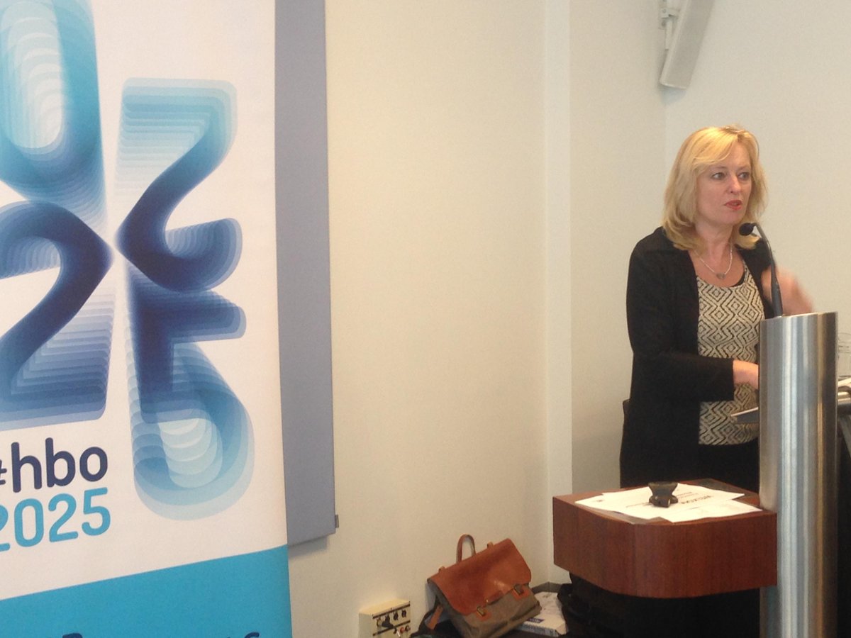 rindertdegroot's tweet photo. net presentatie #hbo2025 gemodereerd. Gaat hbo voor BildungBurgerschap of KennisKundeKassa @Thdegraaf @Jet_Bussemaker http://t.co/MP61jaAunc