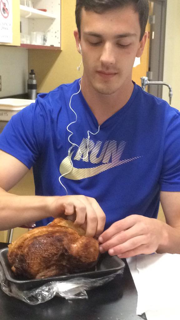 O_grant318's tweet photo. An entire rotisserie chicken.... http://t.co/5y4mSZgvL6