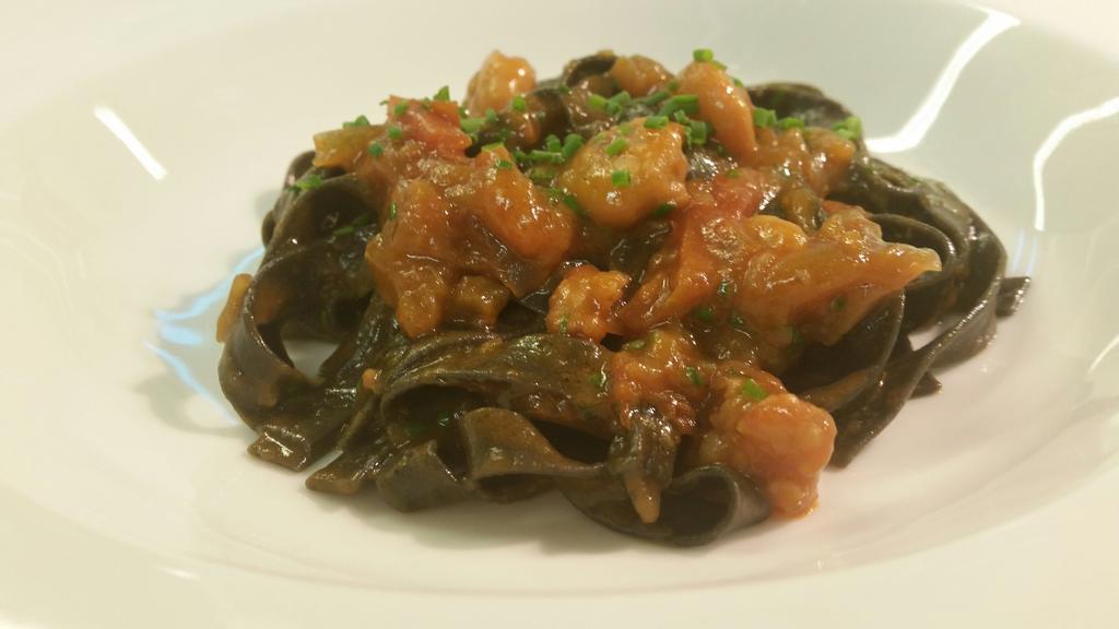 ChefRamonPa's tweet photo. #tallarinesdesepiaalamarineracongambas @murmurihotel http://t.co/gtoDHl0ASz