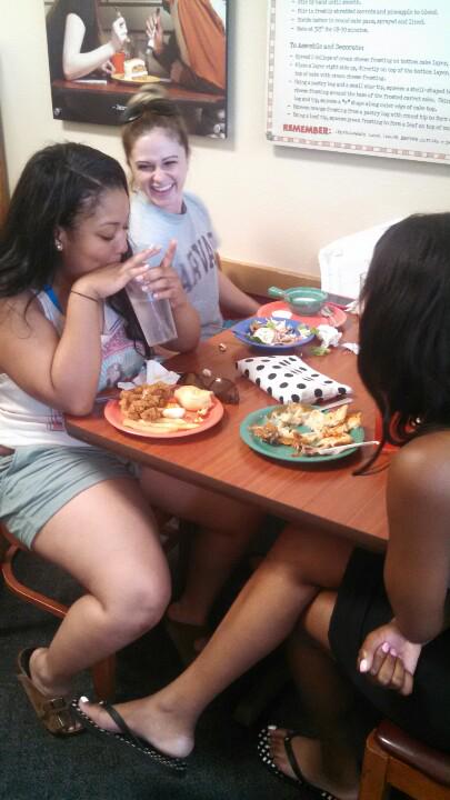 _Dp2015's tweet photo. #DunbarTeam2015 #Seniors #ClassTrip #EatingGood #Family #PPO3 #FINAO #LastDaysofHighSchool http://t.co/SyaSe5SD01