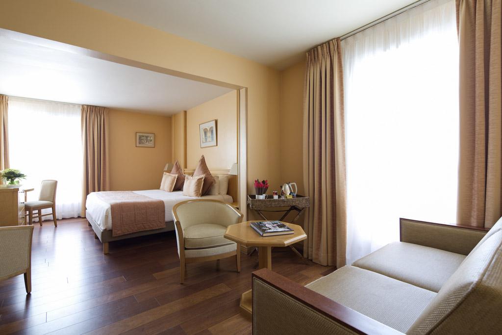 Mercure_FR's tweet photo. Chambre confortable, spacieuse et lumineuse au Mercure #Cannes Croisette Beach ! #enjoymercure http://t.co/WgHYiCRis2