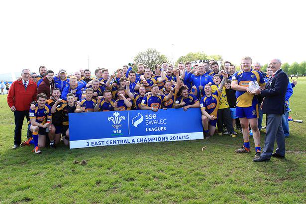 WalesRugby's tweet photo. Success for @DinasPowisRFC as they celebrate SSE SWALEC 3 East Central A title win http://t.co/IEGOeuCiwc http://t.co/BfrjzoujGU