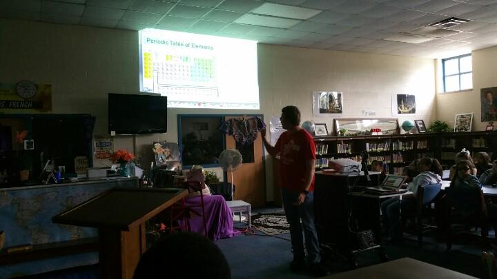 NIS205's tweet photo. Lesson on Periodic Table of a Elements for 5th graders @navasotaint http://t.co/gCZRAVt8D6