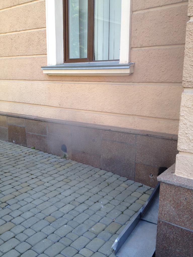 Yura_Pytel's tweet photo. Палили щось в підвальному приміщенні міської ради)) http://t.co/9BSaIJx4wX