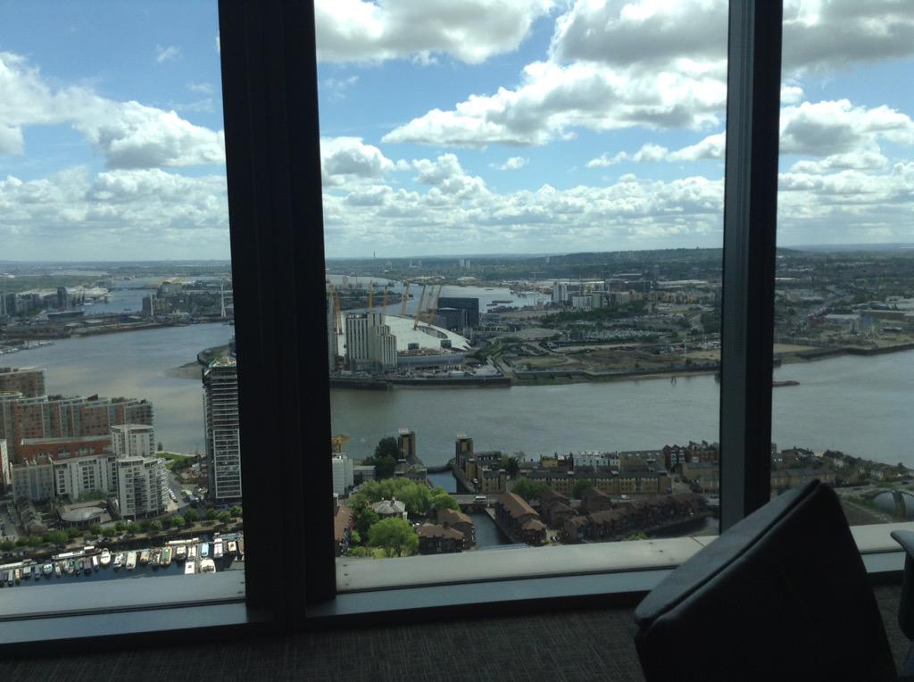 tim_edw's tweet photo. The view from our meeting at Barclays office in Canary Wharf. I want an office this high! #vrbanking http://t.co/ewheBjZ6tn