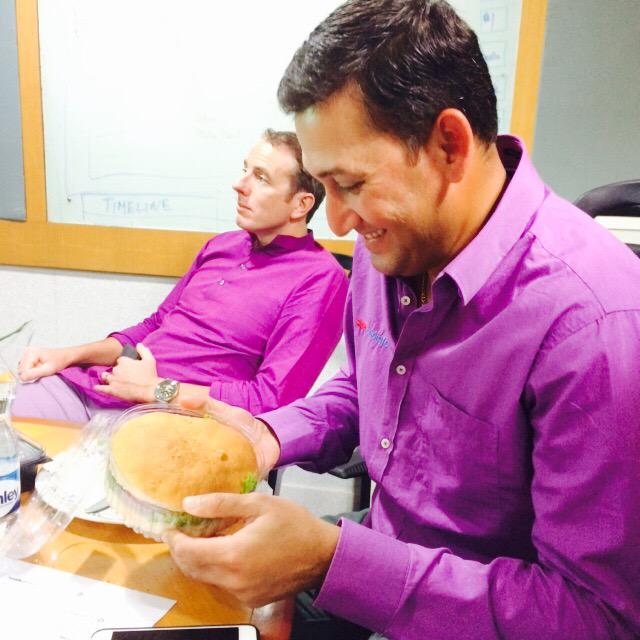 alexisenunes's tweet photo. @imAagarkar is such a star he got the BIGGEST burger in the land. #ESPNCricinfo #DinnerChronicles #India #CakeBurger http://t.co/KkImyX4xvK