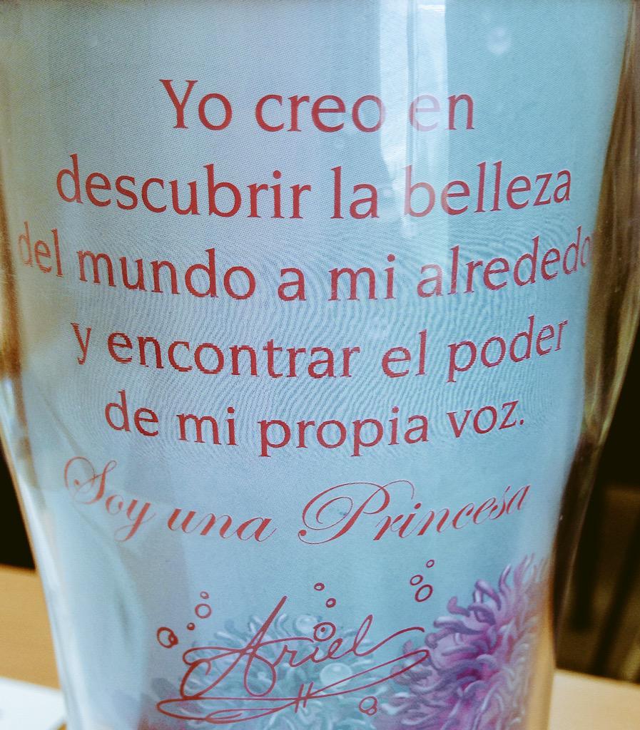 Peligrroja's tweet photo. Yo, en la vida. #ImAFuckingPrincess http://t.co/tQvIE01nrj
