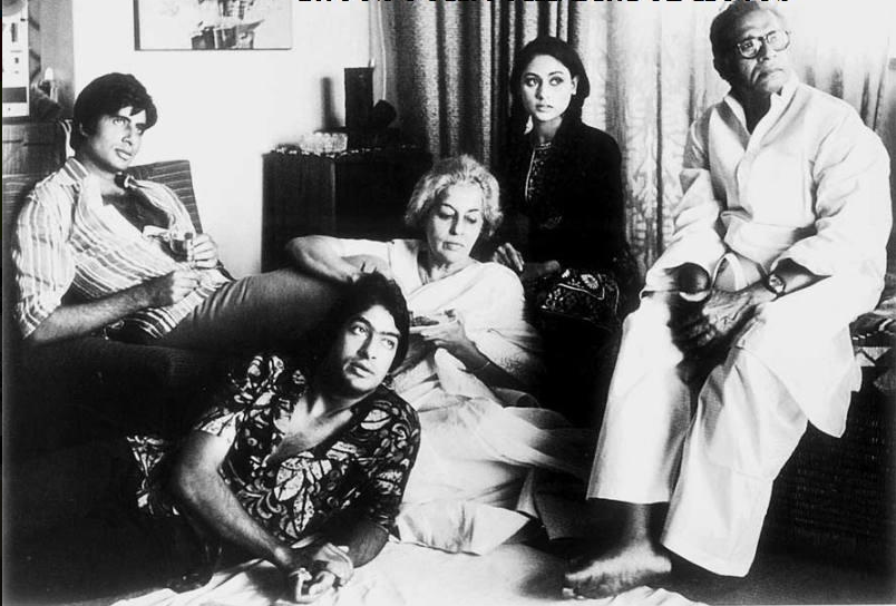 Historic_India's tweet photo. @SrBachchan and family, 1970! http://t.co/OrtWFZBNf5