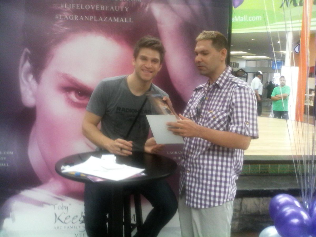 flawless_code's tweet image. @Keegan Allen PRETTY LITTLE LIARS PArty