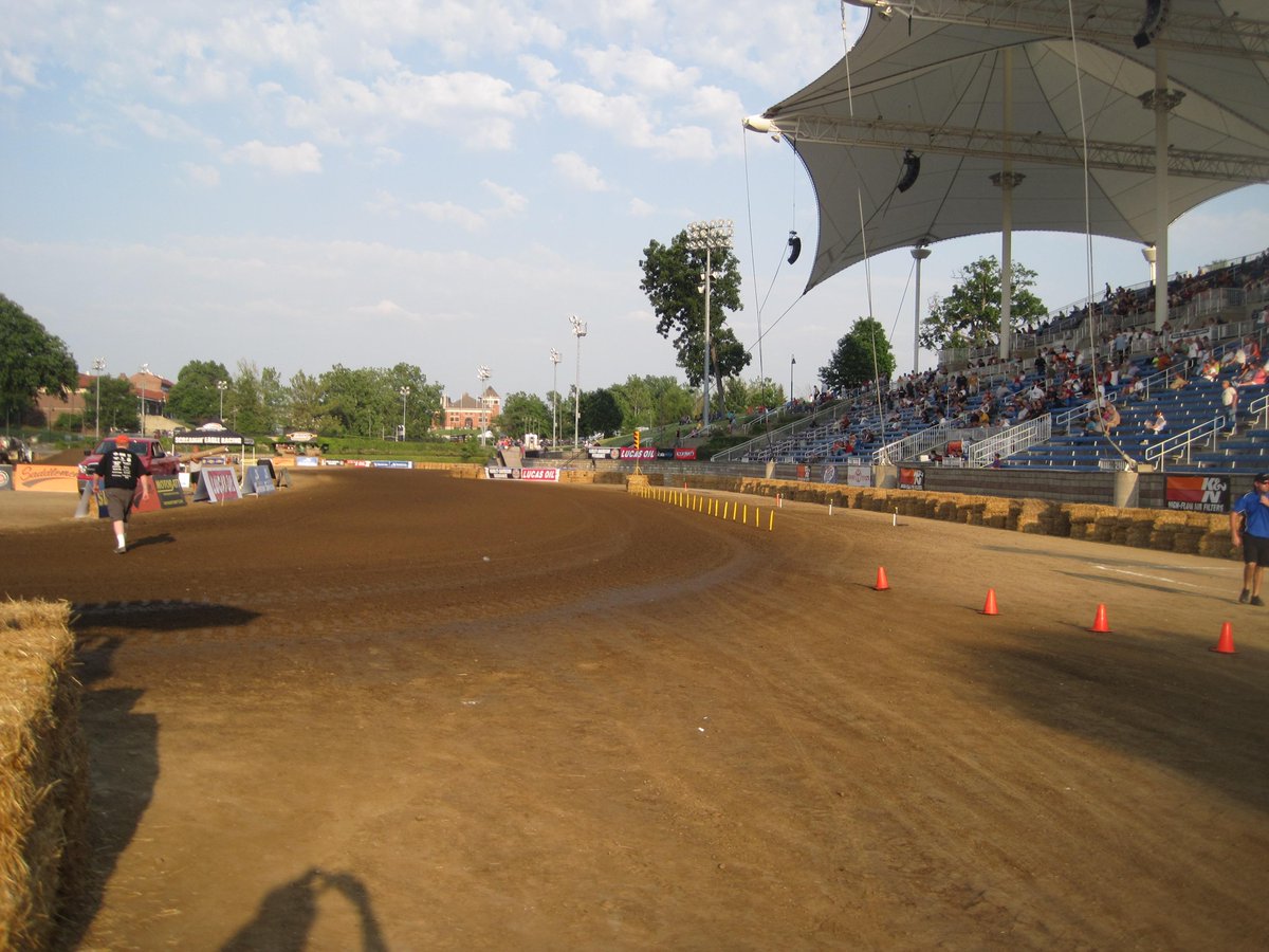 Bartlay1's tweet photo. Great #flattrack racing in #Springfield this weekend. Saturday in the Arena and Sunday is #Themile.  Ride On! http://t.co/sea5RWnsRa