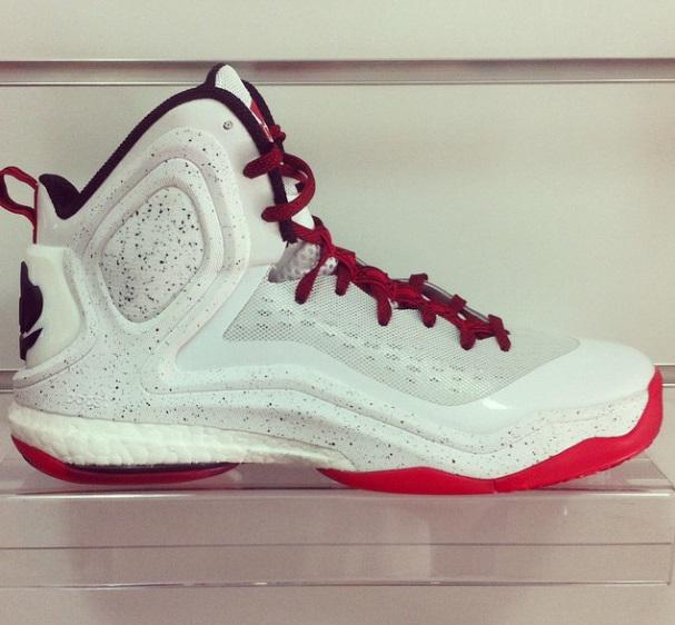 allstar_basket's tweet photo. Recibimos las zapas Adidas D Rose 5 Boost. Visitanos en C/ Zaragoza N15 (Almeria), o haz tu pedido al 950264758 http://t.co/Te8jlQAHpx