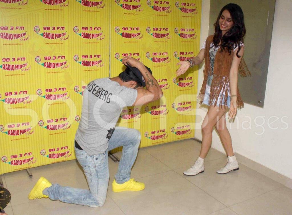 VarunsTeam's tweet photo. [Pic Set] @Varun_dvn n @ShraddhaKapoor Promotes ABCD 2 At Radio Mirchi (4) http://t.co/GJdFShmafO