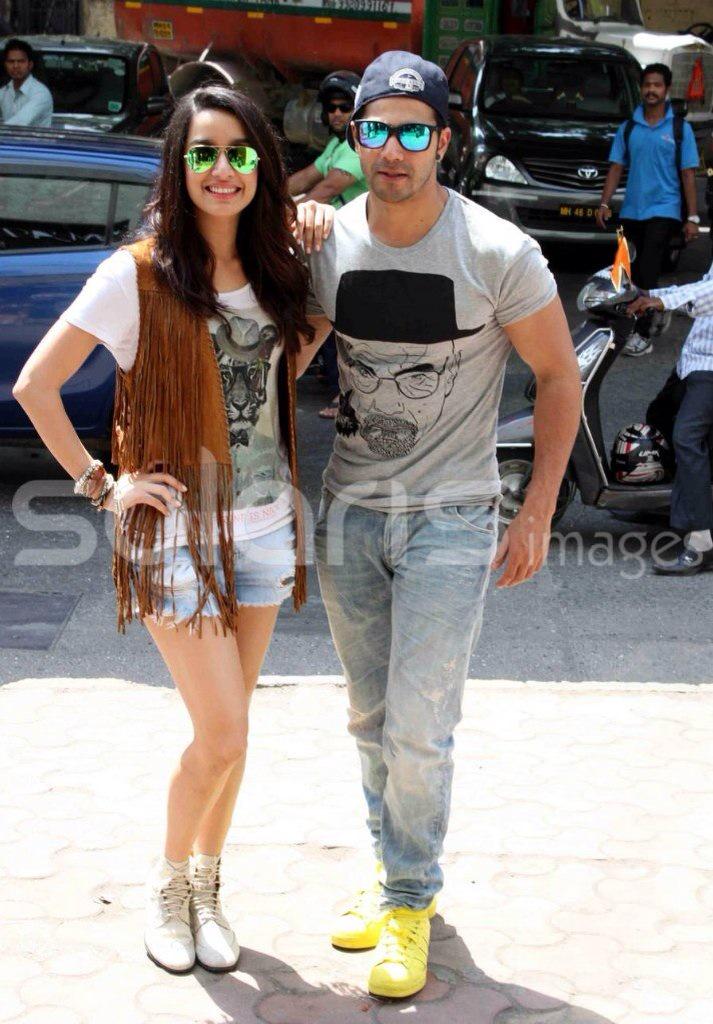 VarunsTeam's tweet photo. [Pic Set] @Varun_dvn n @ShraddhaKapoor At Red FM (1) http://t.co/ttWPzpd02h