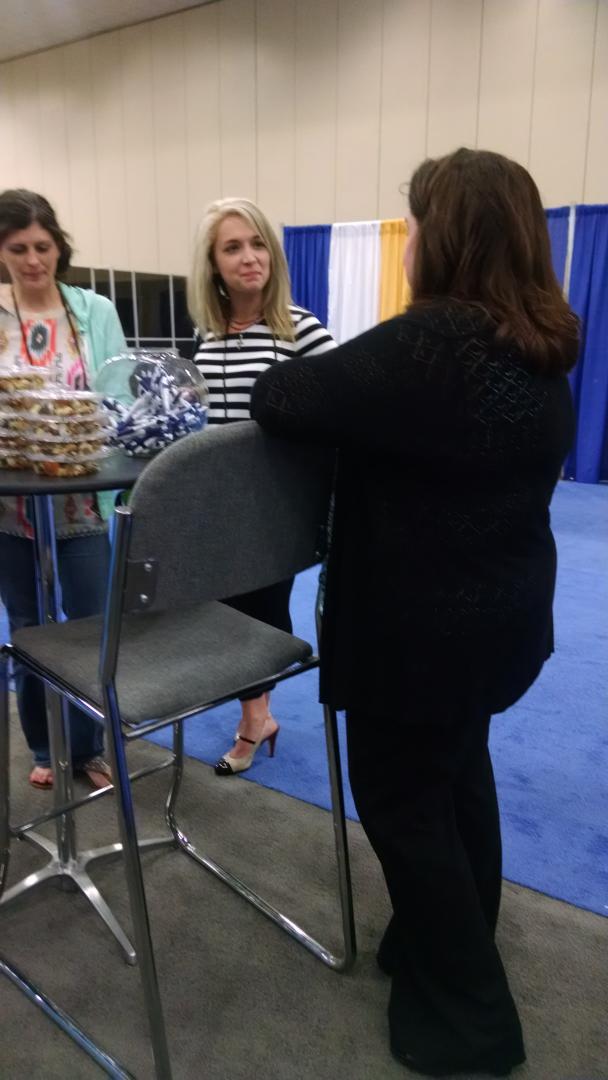 TamlaTweets's tweet photo. Nurse Pam at it again sharing the opportunity! @lynchpampat @AngelaRNJobs @RecrtrByNature @EliseJRecruits #INS2015KY http://t.co/36XSDnwF1W