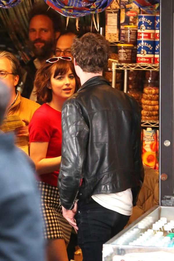 carolbentte's tweet image. mira estas dulzuras.. #DakotaJohnson #MattHitt