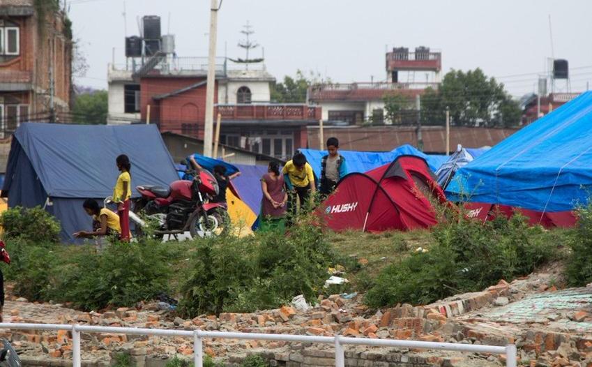 MedicalGuideind's tweet photo. Urgent:Situation worsening in #Nepal coz of rains PlzDonate now for tents/tarps🙏contact @silverlightgal if u willing☺ http://t.co/7zfBjwIvfv