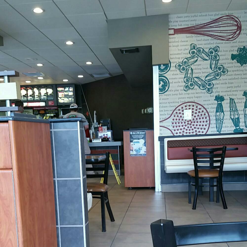 chikinhawk27's tweet photo. .@McDonaldsTRI @getStealz http://t.co/MgYg8HZ5je