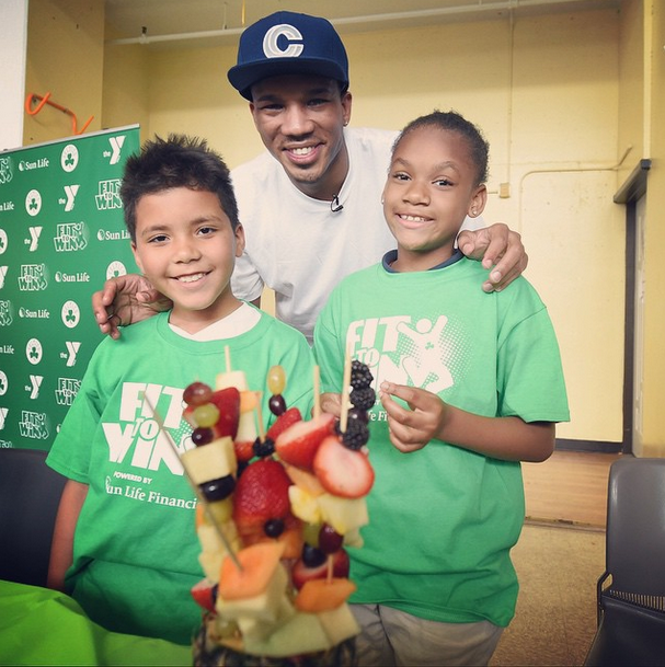 celtics's tweet photo. Bradley visits the #RoxburyYMCA to share healthy eating tips during @SunLifeUS Fit To Win! #SunLifeFitToWin #NBAFit http://t.co/FaoDKYgEzN