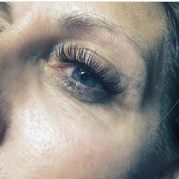 PinMeUp_Chicago's tweet photo. From our very own Brittani. #lashextentions#volume Amazing work http://t.co/DOhHekaZjk