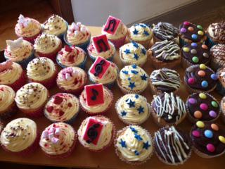 lauratowler1's tweet photo. @HolroydHowe @davidpomeroy1 good enough to eat ! and raise £333 - very happy ...thank you everyone @StEdmundsWare http://t.co/xIQ1iijAxr