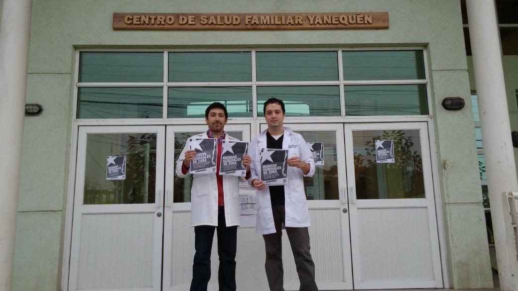 Jotpen's tweet photo. Médicos jóvenes exigimos condiciones dignas y claras #mgzporchile #MINSALimprovisa @thecliniccl @Cooperativa @biobio http://t.co/p1ezmGK2lt