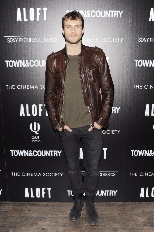 EyeCandyFrance's tweet photo. #PHOTOS Ryan au Special Screening Of Sony Pictures Classices "Aloft" hier : http://t.co/Ki8UzZ4zEf