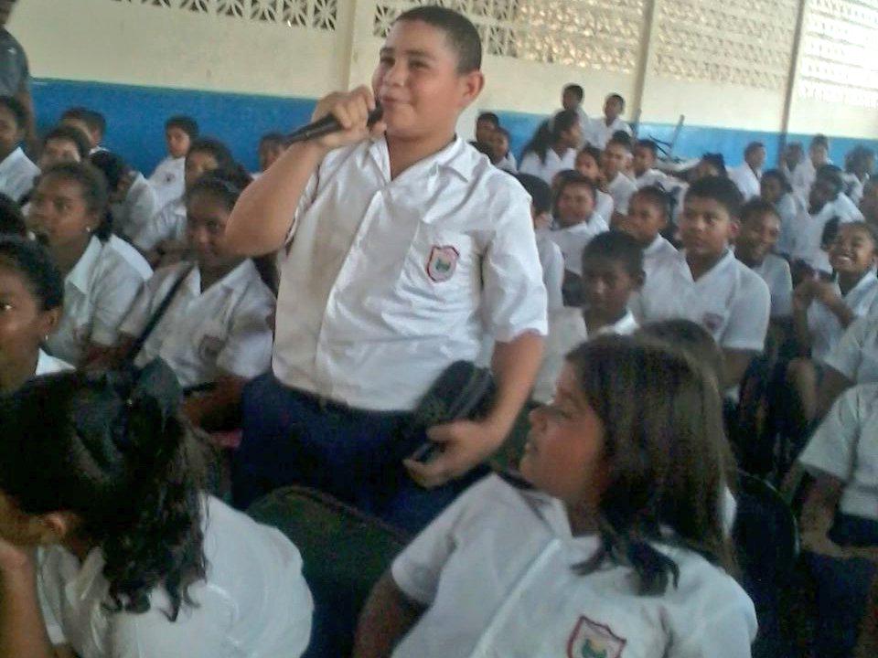 ATTTPanama's tweet photo. La @ATTTPanama en Coclé imparten charlas de educación vial a estudiantes. http://t.co/WDYG4b7Txf