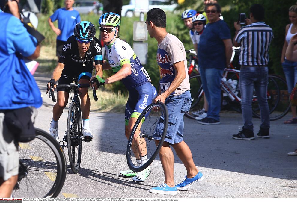 Cyclingnewsfeed's tweet photo. Brailsford on Porte’s wheel change: it’s a shame people can’t see sense http://t.co/ySM2wanOgN http://t.co/IfPqLEHUsA