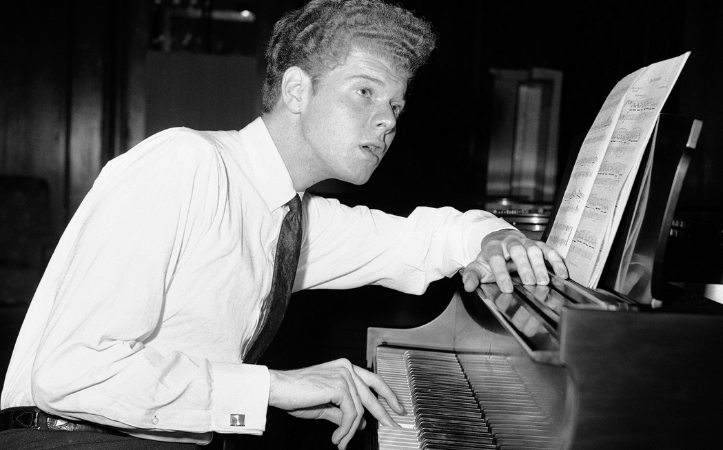 ClassicFM's tweet photo. Tune in for another classical music legend, now on Classic FM Drive: http://t.co/mPlIwiIF50 http://t.co/zHWd8aUYIX