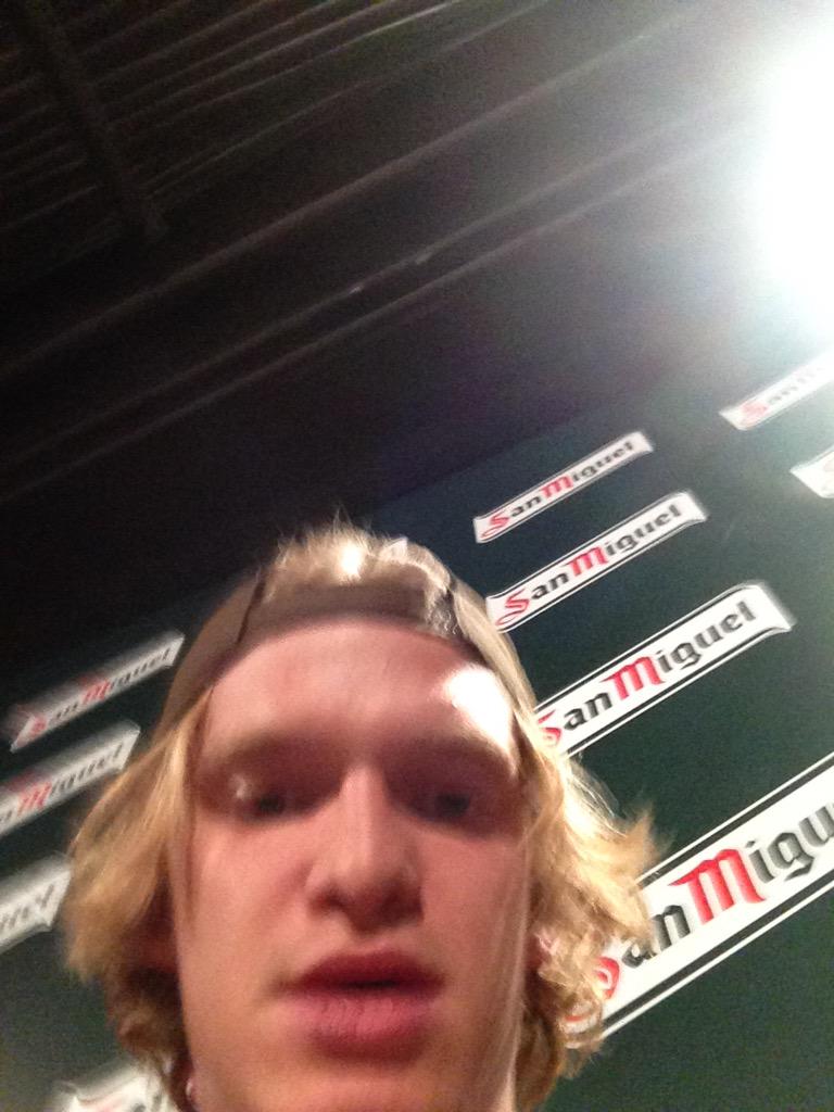 happylilhippie_'s tweet image. When @CodySimpson accidentally takes a picture 😂😂😂😂 Favourite picture so far ❤️ (sorry Codes I had to post it)