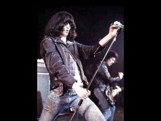 Wowowow happy birthday joey ramone song  (( i don\t wanna grow up ,baby i love you,britzkip bop, vivalajoey 