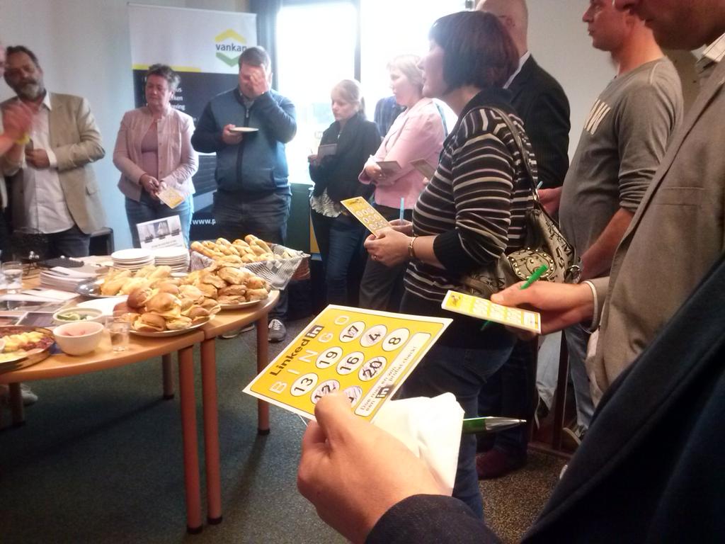 NathalieHagen's tweet photo. Social Media Bingo met tips over LinkedIn succes! @TimmermanHester @VankanDrontenBV @Drontenib http://t.co/mNnIVFYINJ