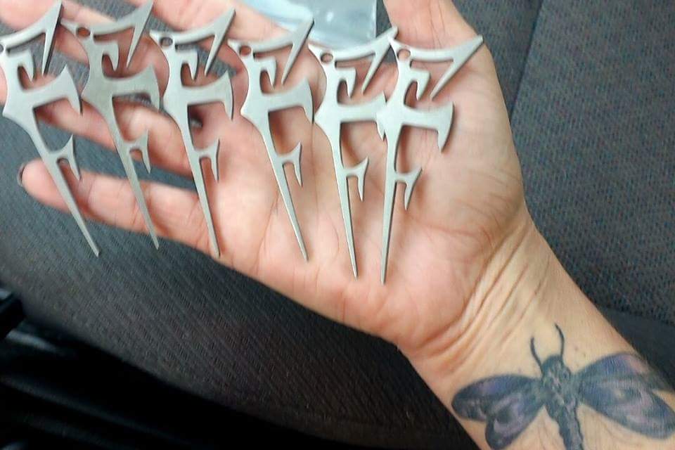 EricfallenG's tweet photo. FALLEN key chains are in #viponly http://t.co/mwxkSYXjmJ